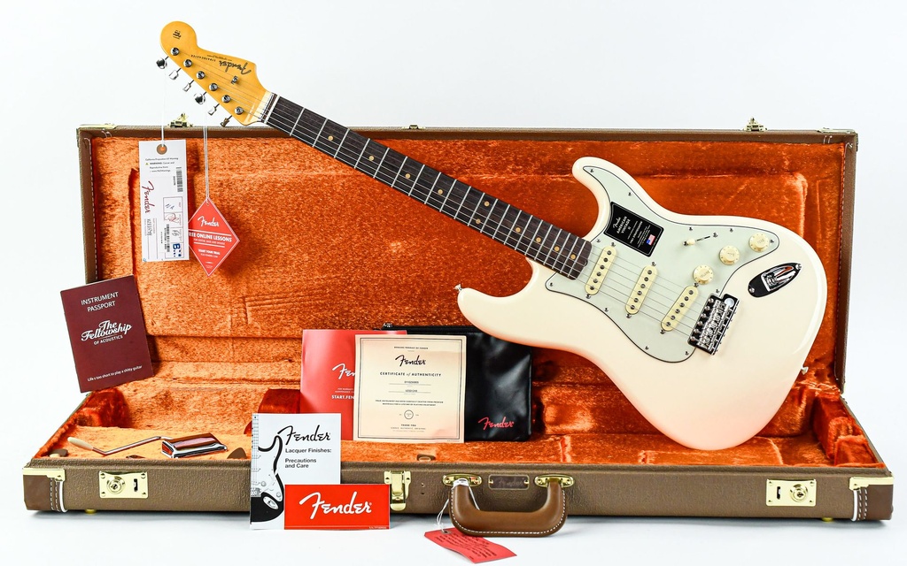 Fender American Vintage II 61 Stratocaster Olympic White Fender American Vintage II 61 Stratocaster Olympic White